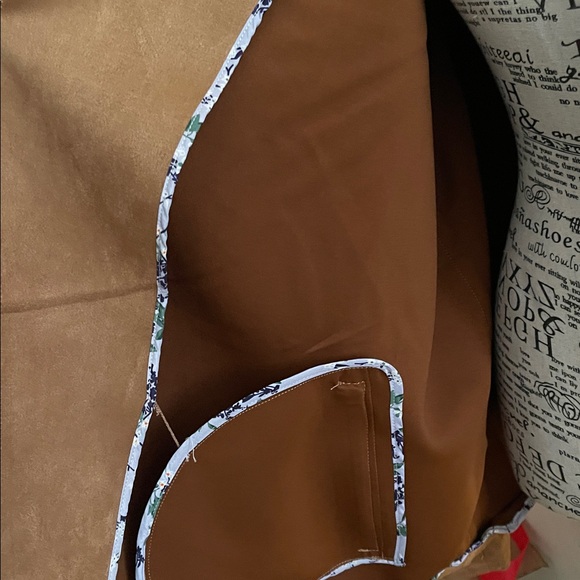 T Tahari Tan Women's Blazer - Picture 4 of 5